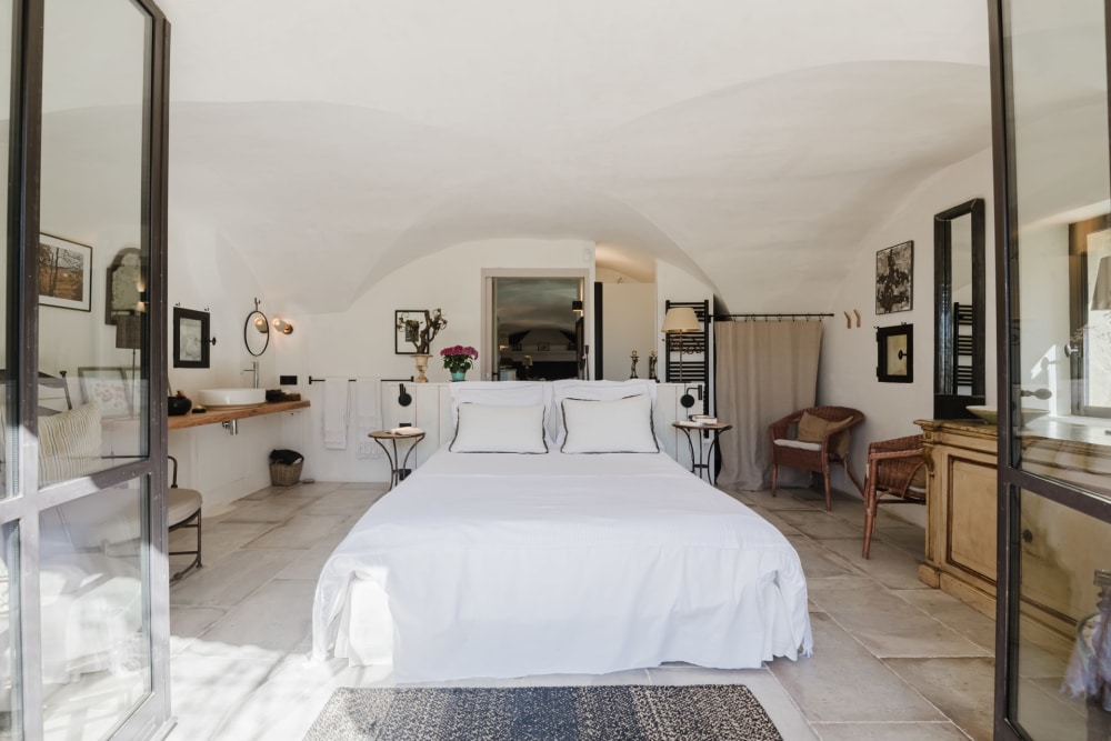 Photographs of Mas des Bleuets villa in Provence - Image 26 of 44