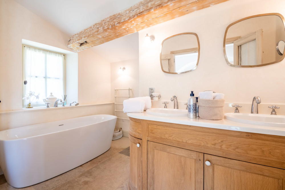 Photographs of Mas des Constellations villa in Provence - Image 12 of 49