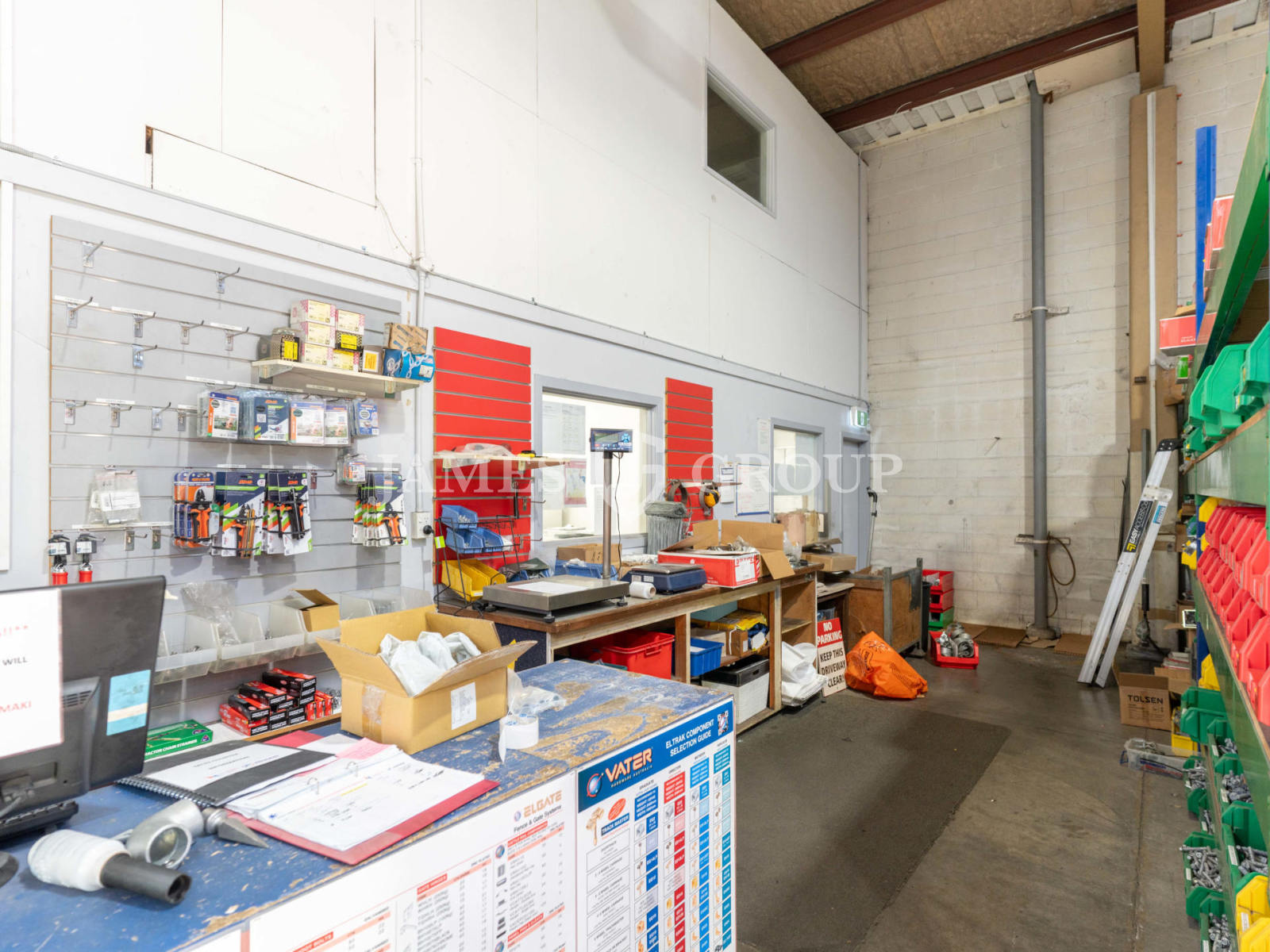 Cost-effective With Dual Access & Yard | 1,291m²