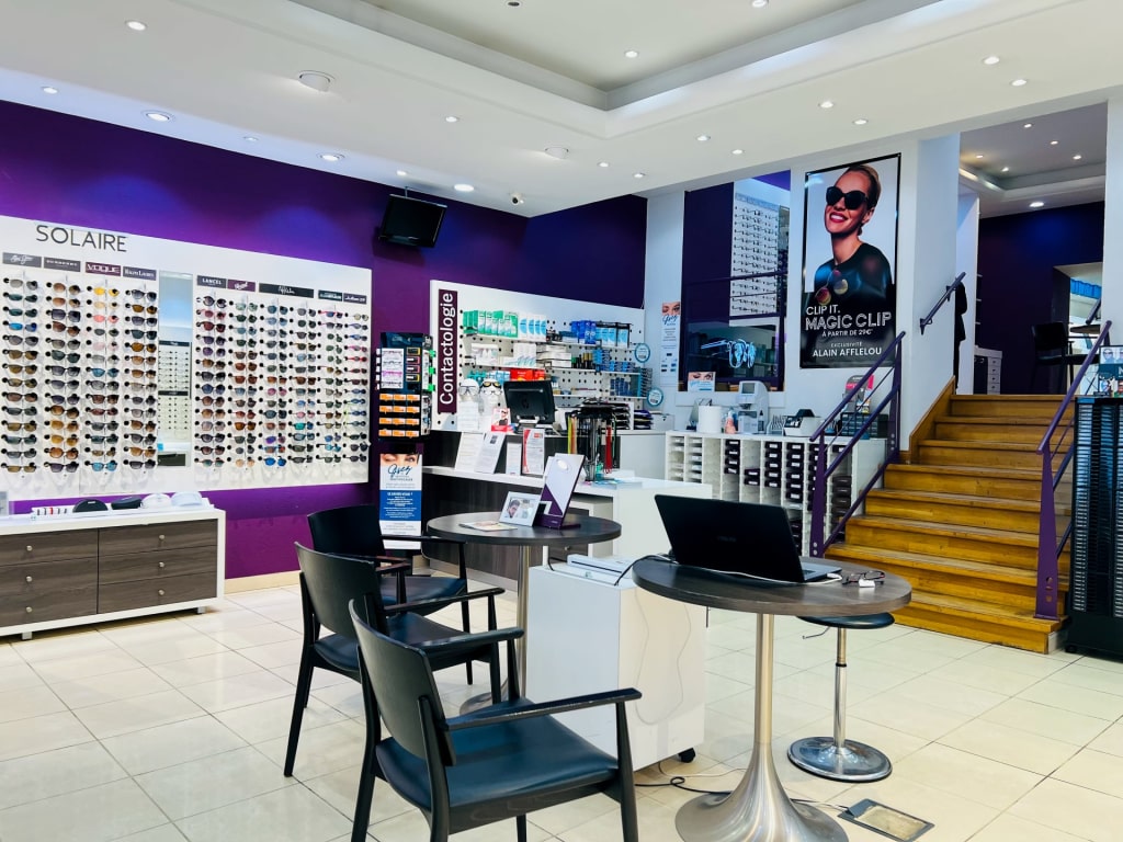 Magasin Opticien 65 rue Grande 77300 FONTAINEBLEAU intérieur