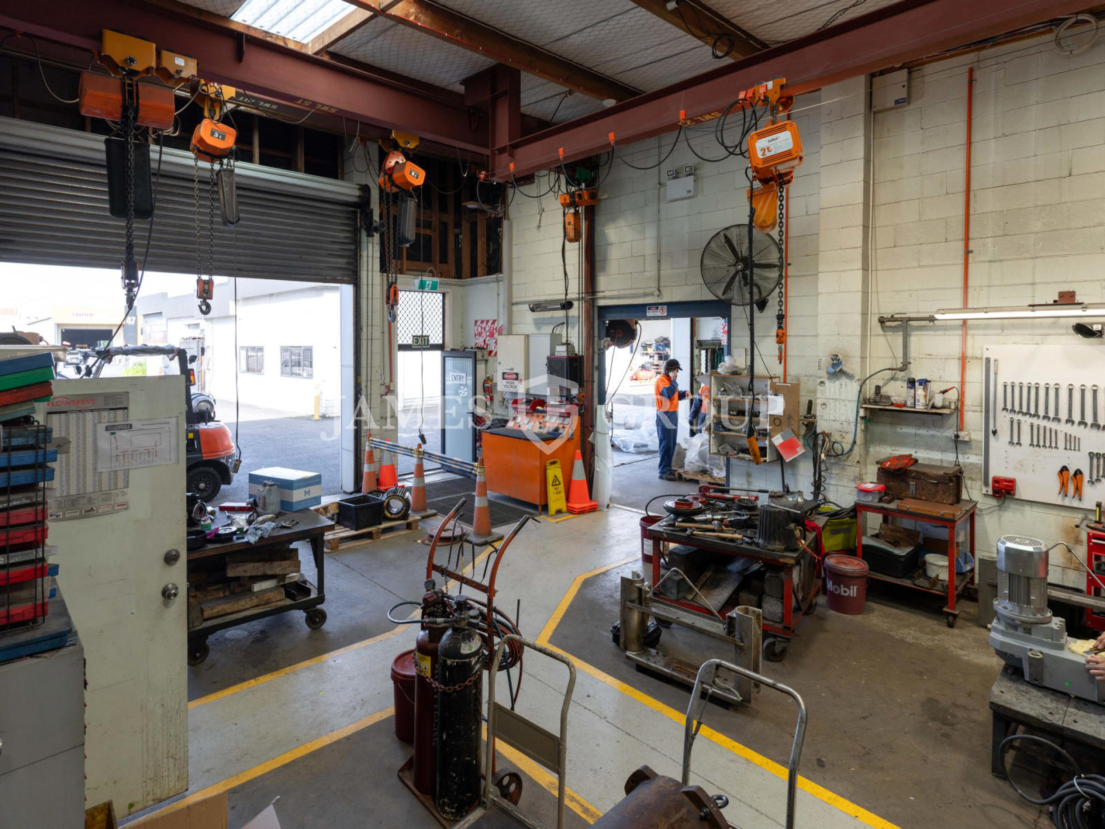 Turnkey Warehouse In Wiri | Gentry Cranes Included