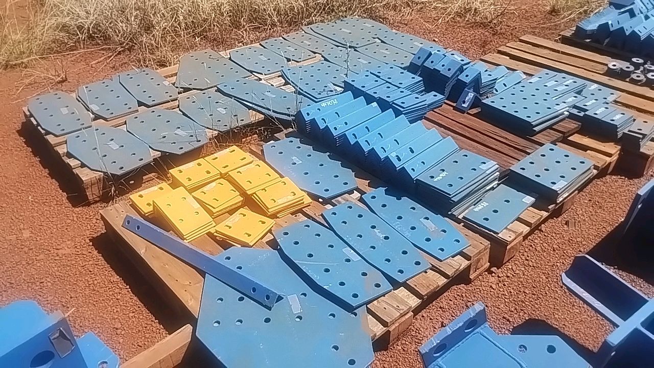 Lot of Metal Structures/ Street 6 / BOX F1