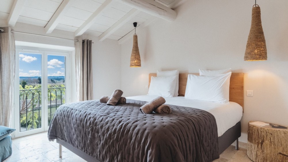 Photographs of Mas des Charmes villa in Provence - Image 24 of 39