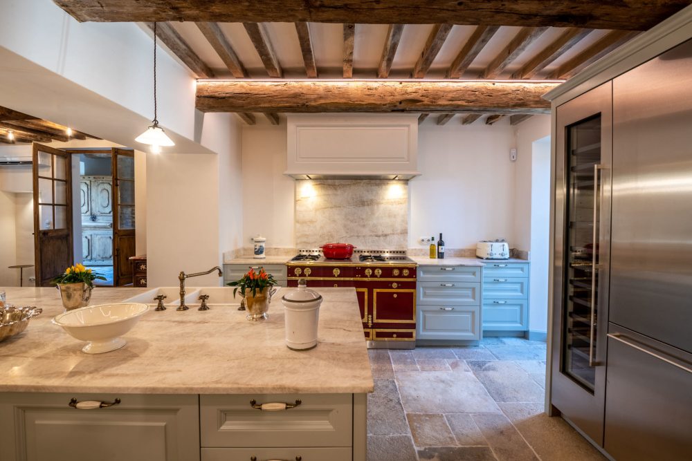 Photographs of Domaine du Lys villa in Provence - Image 9 of 45