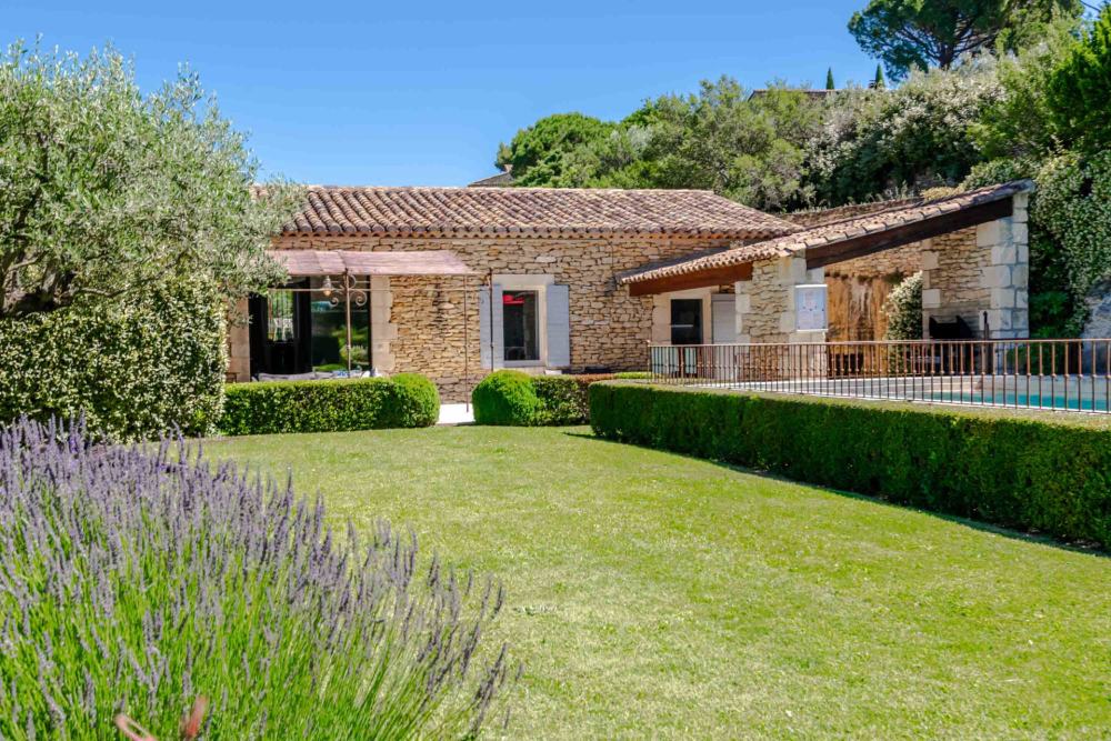 Photographs of Le Repaire de Gordes villa in Provence - Image 12 of 28