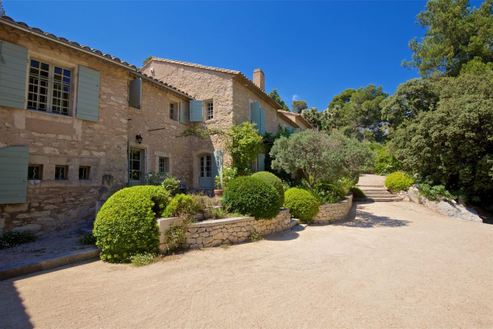 Photographs of Mas de Belleroche villa in Provence - Image 20 of 34