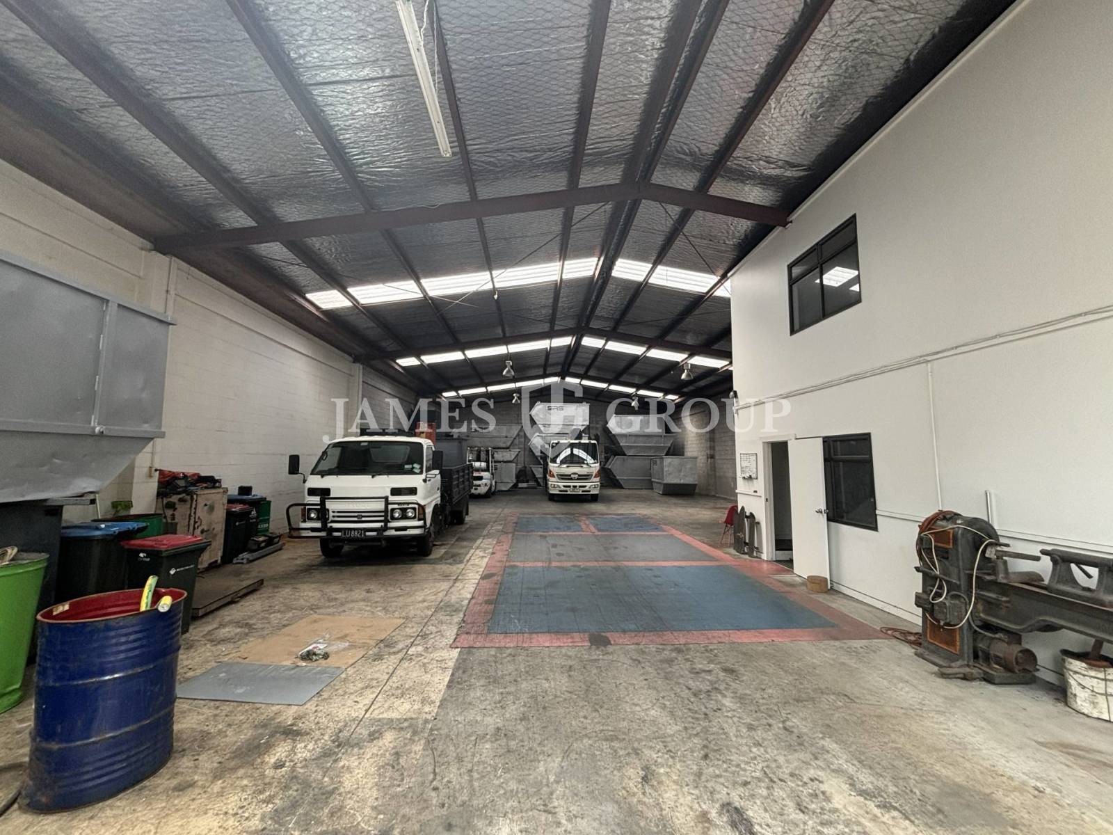 508m² Clear-span Warehouse & Yard