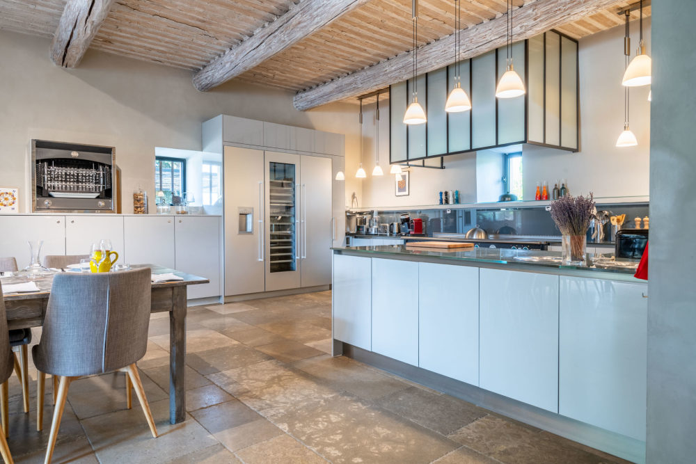 Photographs of Bastide de la Senancole villa in Provence - Image 13 of 52