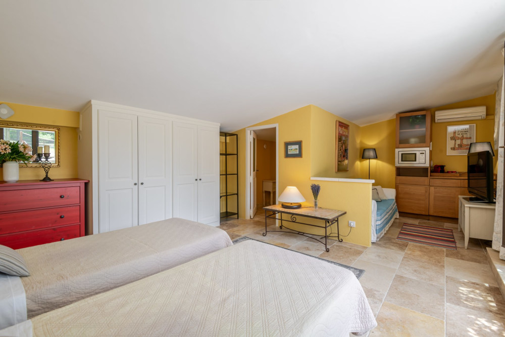 Photographs of Mas de Roubine villa in Provence - Image 38 of 45