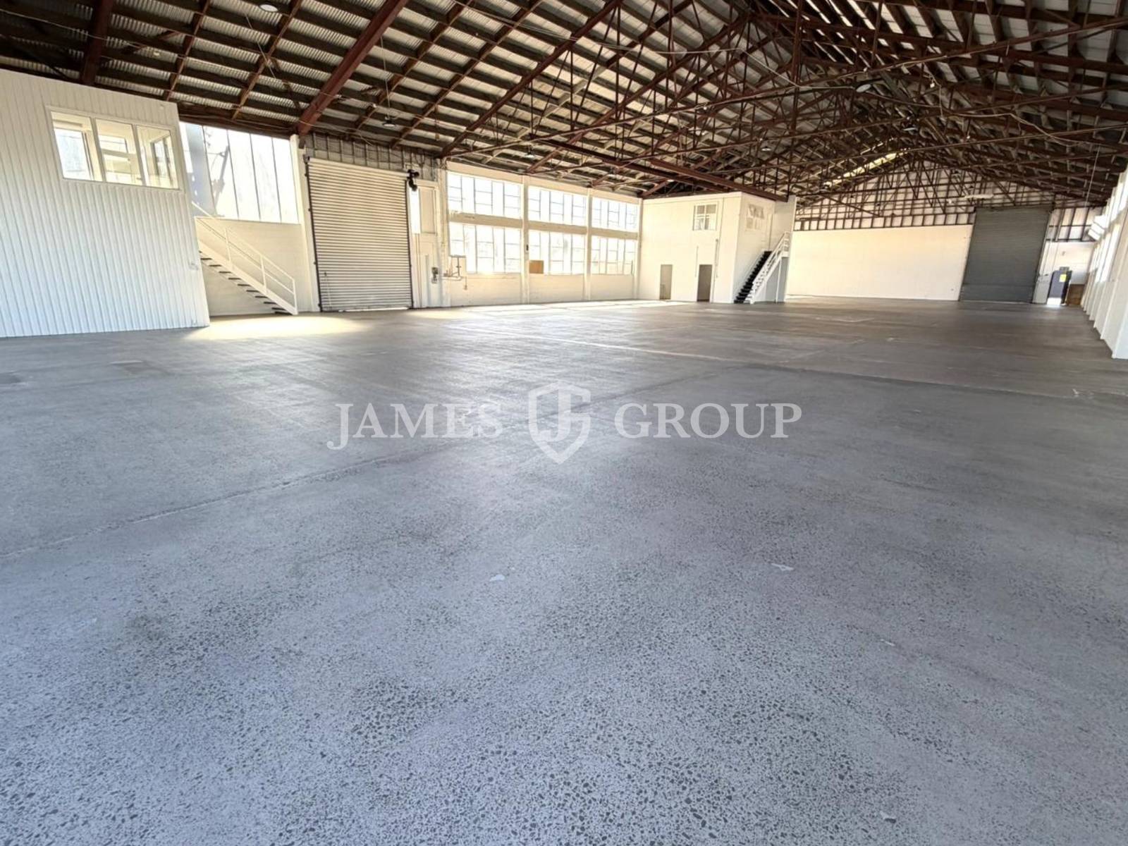 High Profile | 1,165m² Warehouse/showroom