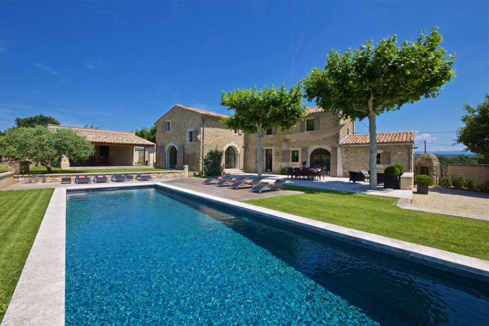 Photographs of Mas des Platanes villa in Provence - Image 1 of 36