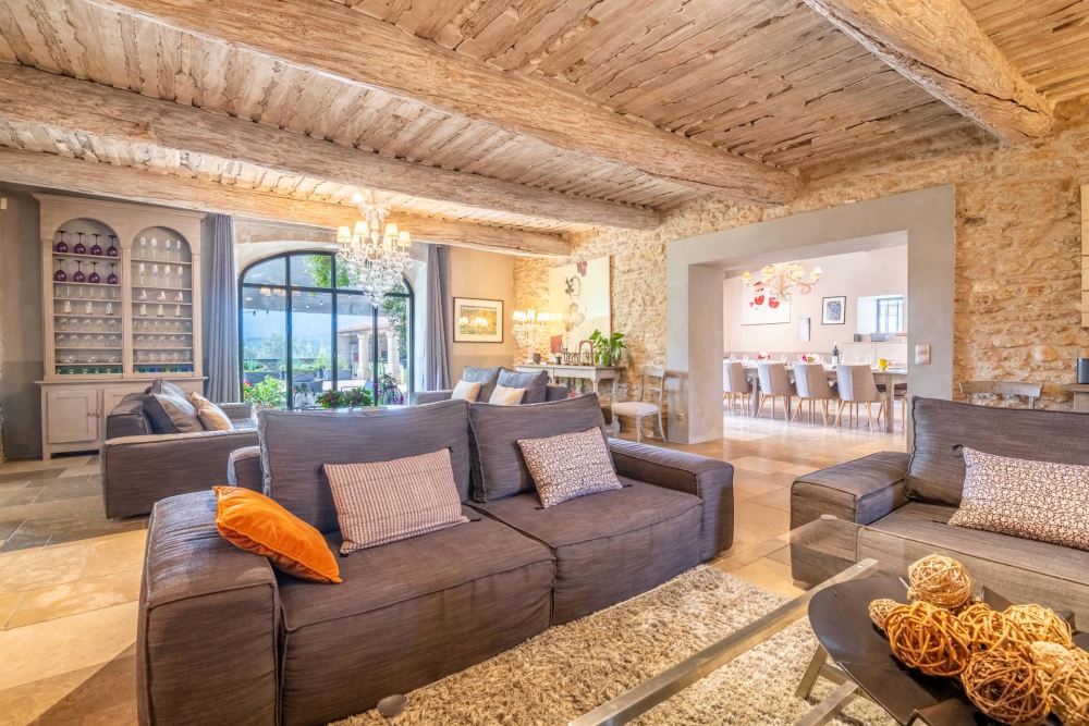 Photographs of Bastide de la Senancole villa in Provence - Image 6 of 52