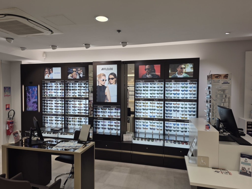Magasin Opticien C.C. Auchan Hautepierre 67200 STRASBOURG intérieur