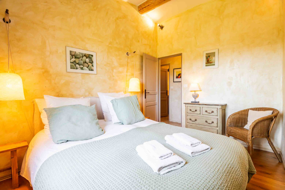 Photographs of Mas Rustrel villa in Provence - Image 14 of 26