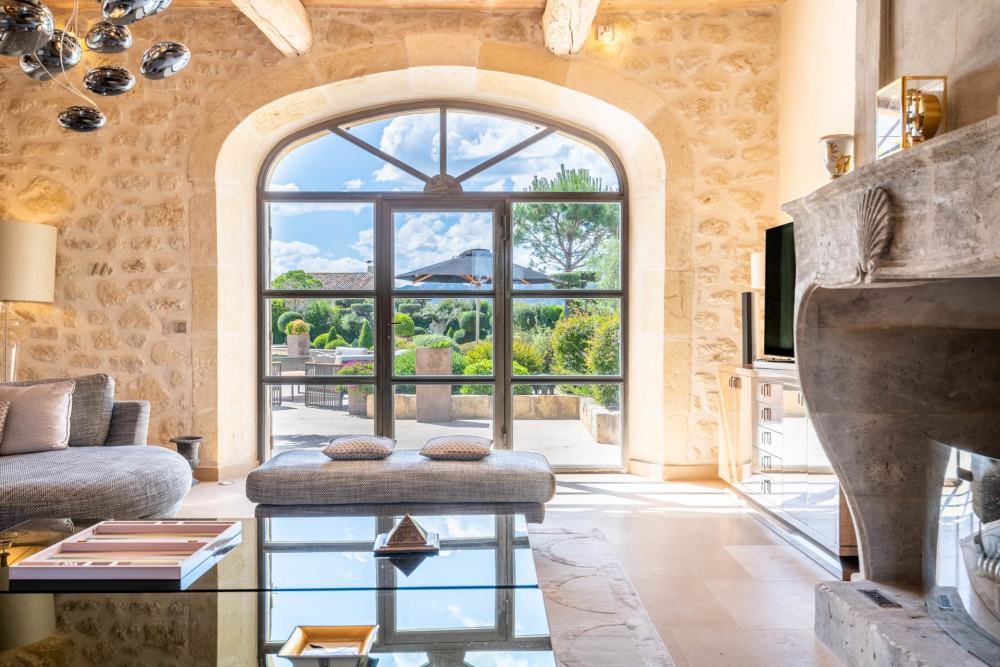 Photographs of Mas la Boheme villa in Provence - Image 7 of 44
