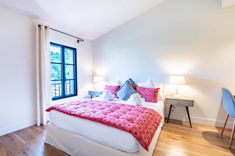 Photographs of Mas Mirabelle villa in Provence - Image 33 of 43