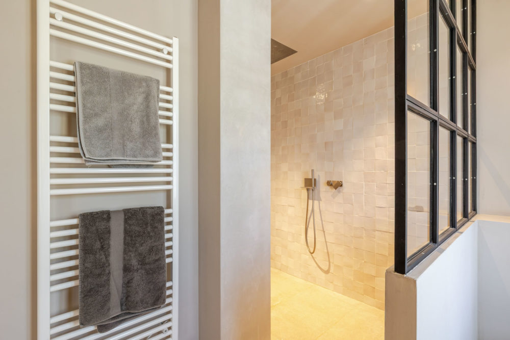 Photographs of Mas du Poète villa in Provence - Image 23 of 39