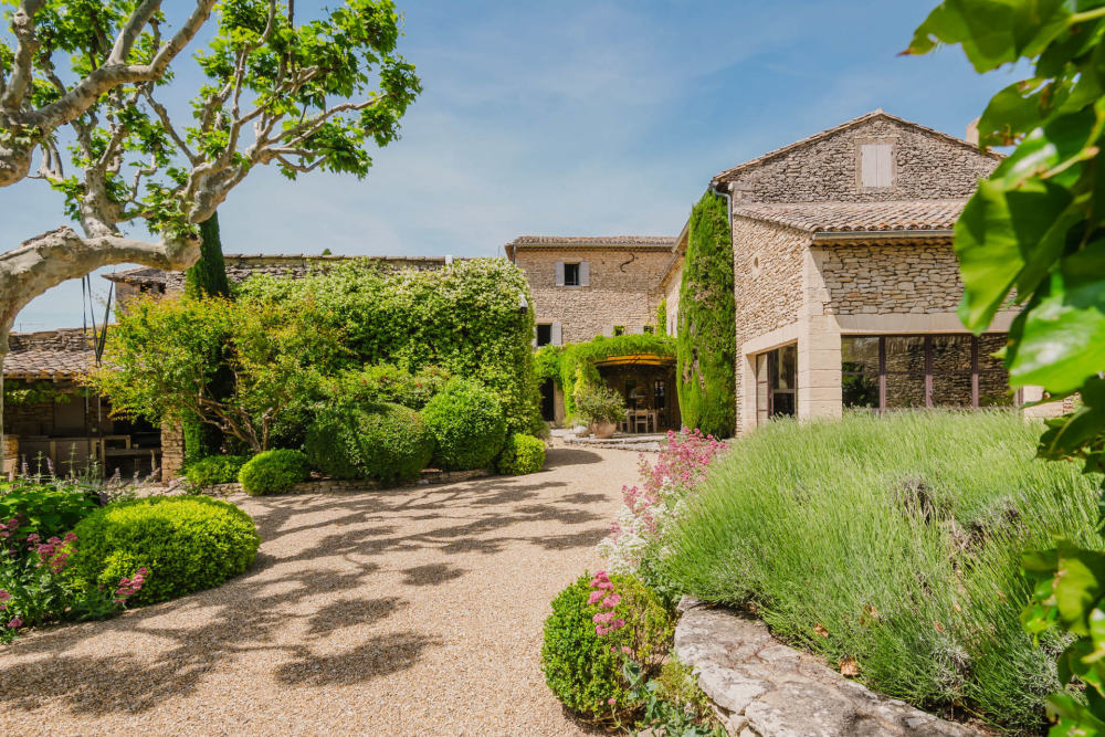 Photographs of Mas la Bergerie de Cabrieres villa in Provence - Image 4 of 56