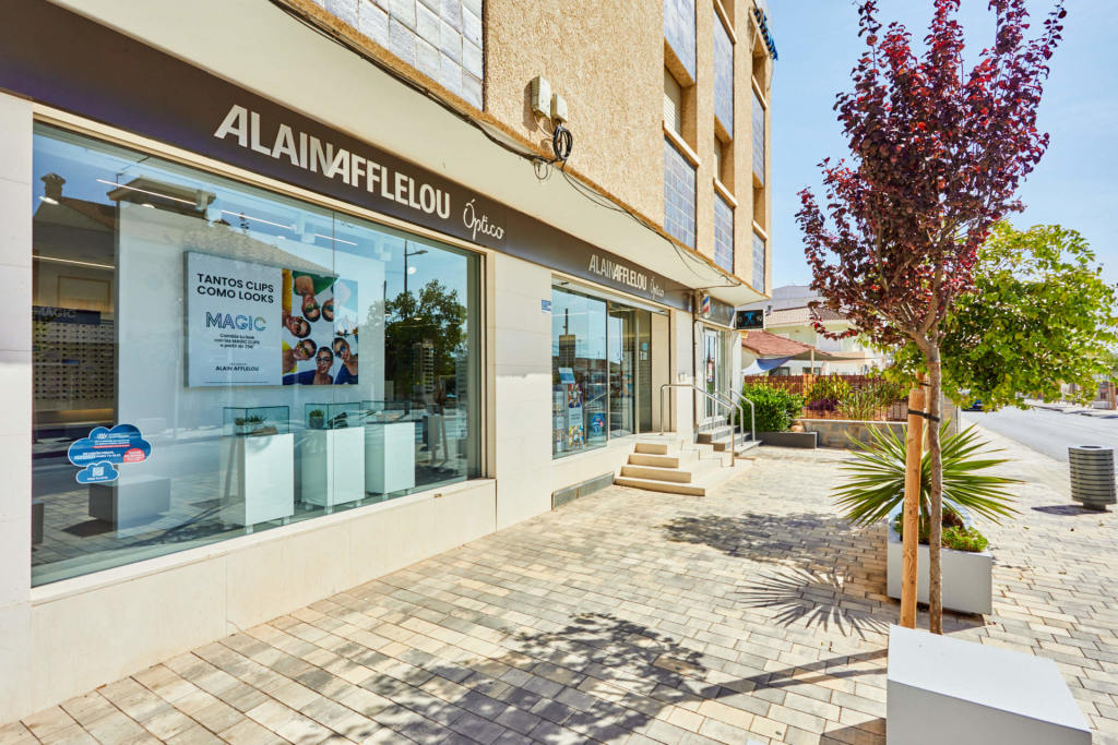 Tienda Óptico AV. DE LA AVIACION ESPAÑOLA  13 30730 SAN JAVIER