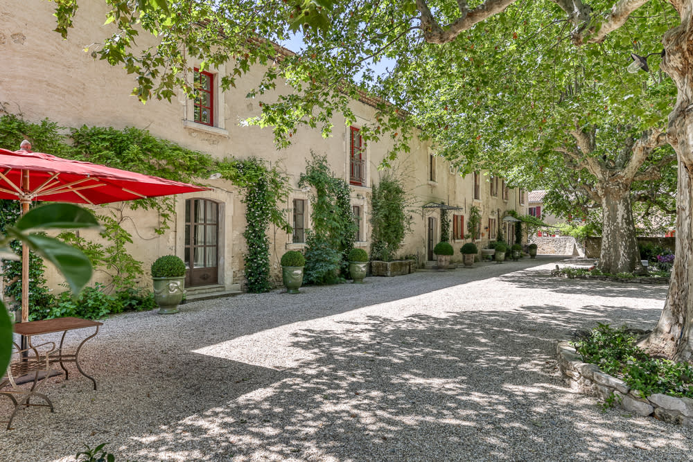 Photographs of Mas des Reflets villa in Provence - Image 3 of 61