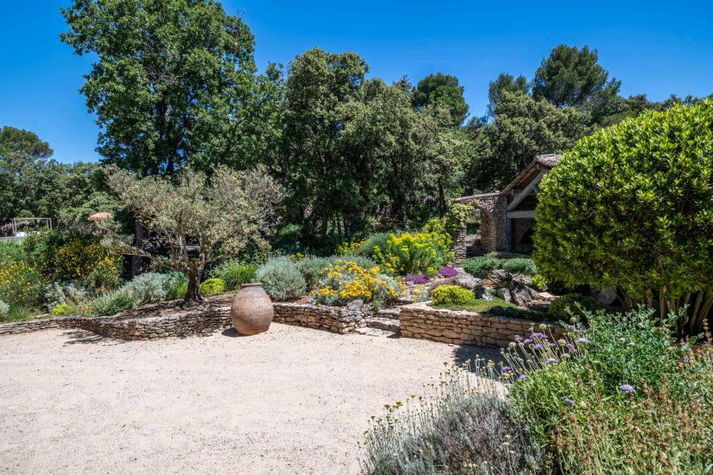 Photographs of Mas la Gineste villa in Provence - Image 45 of 46