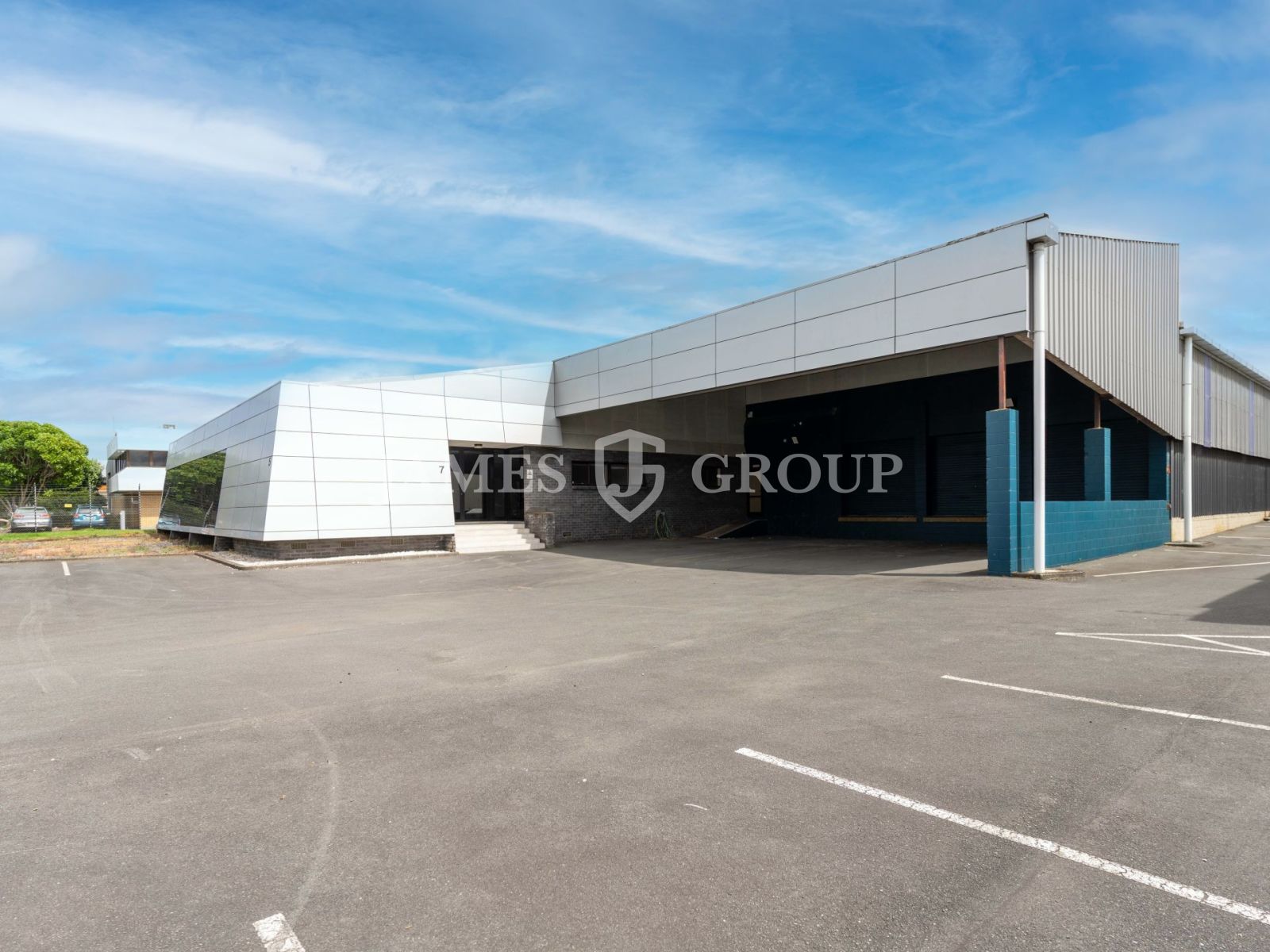 Power-packed Industrial In Prime Position