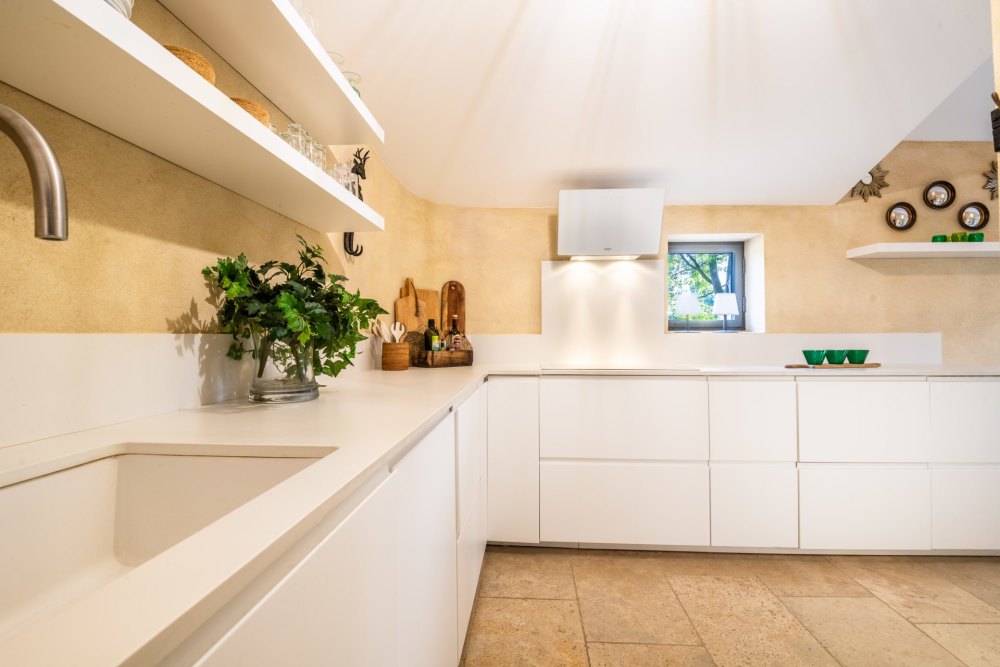 Photographs of Mas des Pêchers villa in Provence - Image 12 of 52