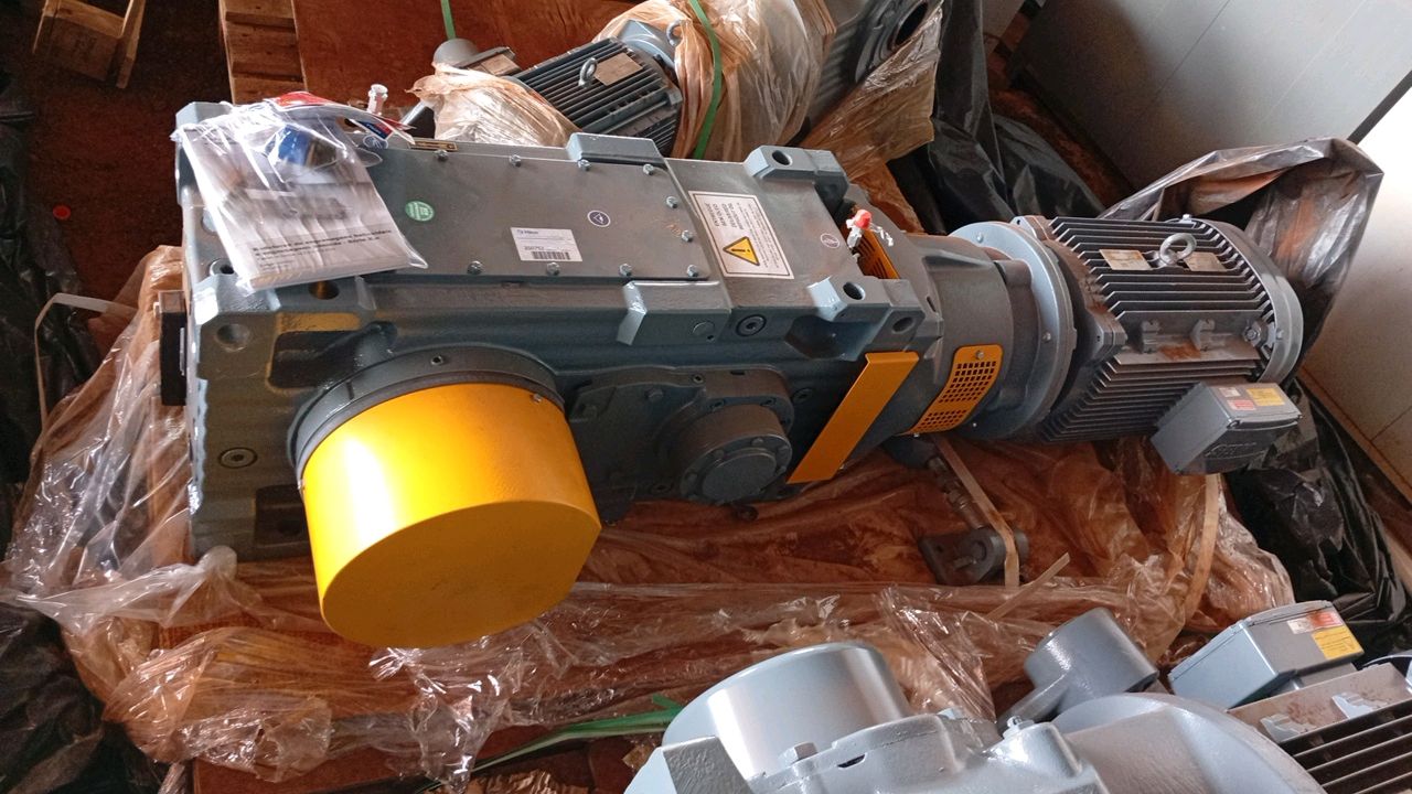 SEW-EURODRIVE Gearmotor 03 KW â Reduction 41.87