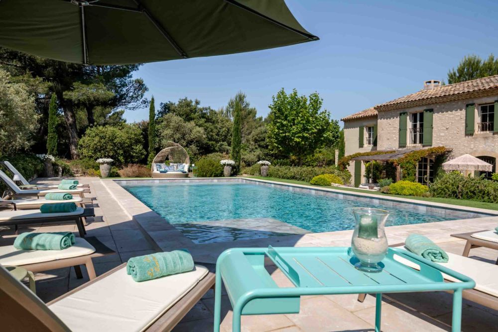Photographs of Mas la Gloriette villa in Provence - Image 2 of 51