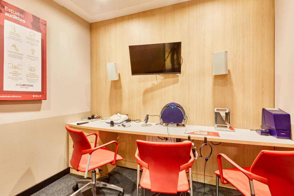 Tienda Óptico Calle de Sobrarbe 15 50015 Zaragoza interior