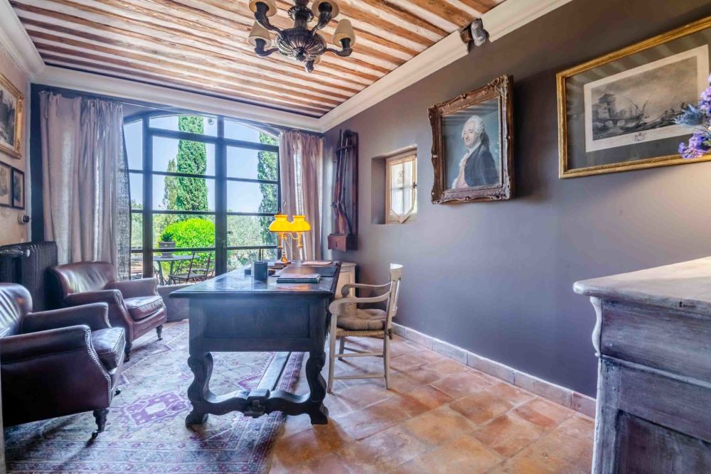 Photographs of Le Mas d’Eygalieres villa in Provence - Image 16 of 60