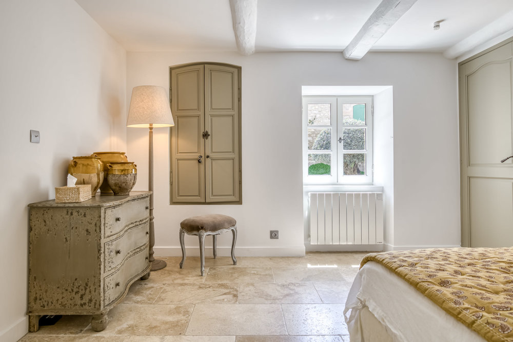 Photographs of Le Mas des Amandiers villa in Provence - Image 22 of 41