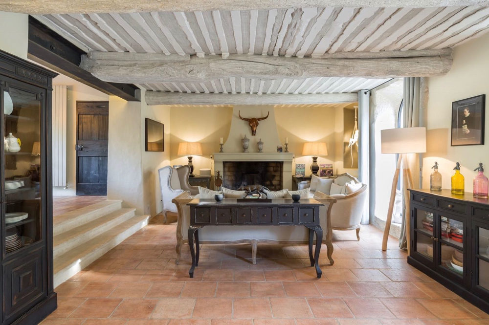 Photographs of Mas des Roitelets villa in Provence - Image 7 of 26