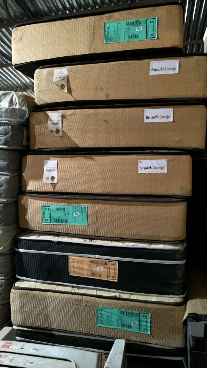 Lot with Various Items BC2-06