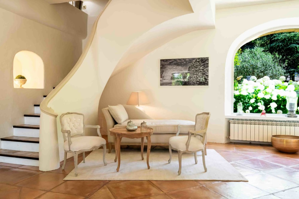 Photographs of Mas des Papillons villa in Provence - Image 9 of 45