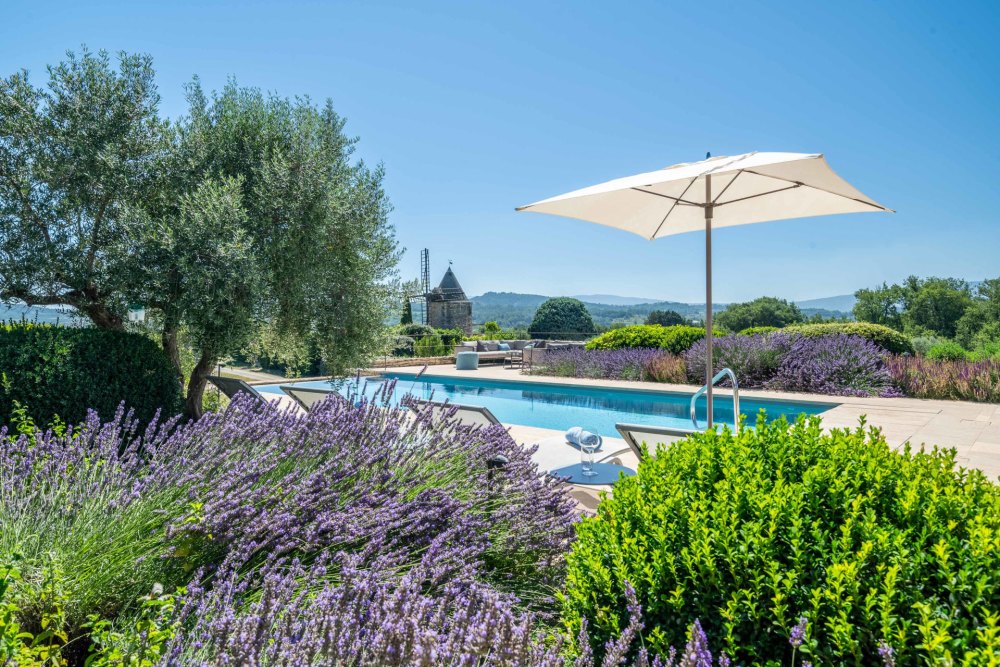 Photographs of Mas des Murets villa in Provence - Image 11 of 48