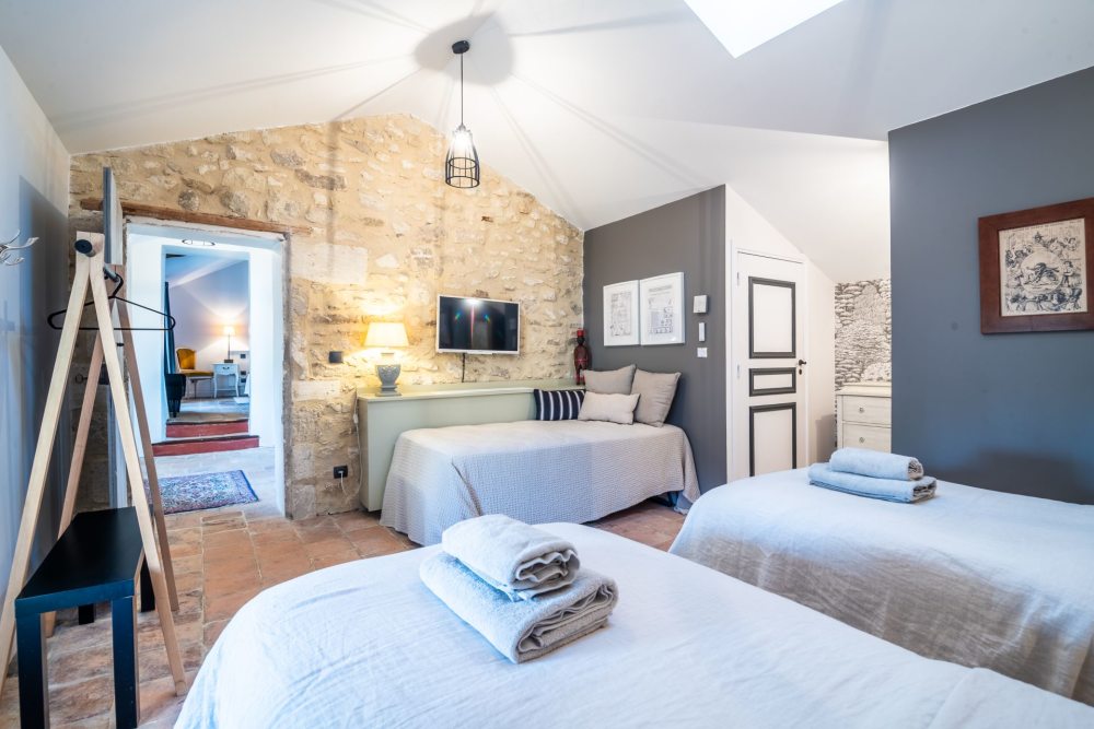 Photographs of Mas des Pêchers villa in Provence - Image 41 of 52