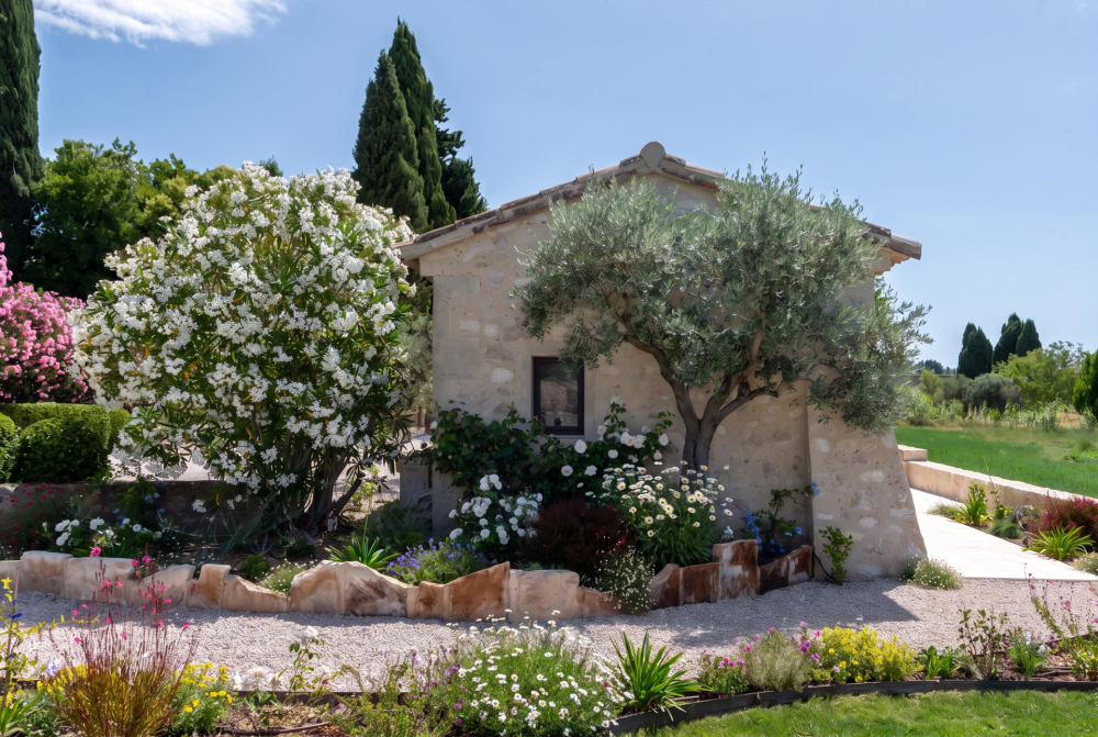 Photographs of Mas des Charmes villa in Provence - Image 38 of 39
