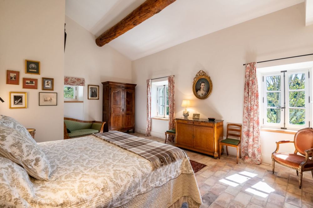 Photographs of Mas du Lauzange villa in Provence - Image 24 of 43