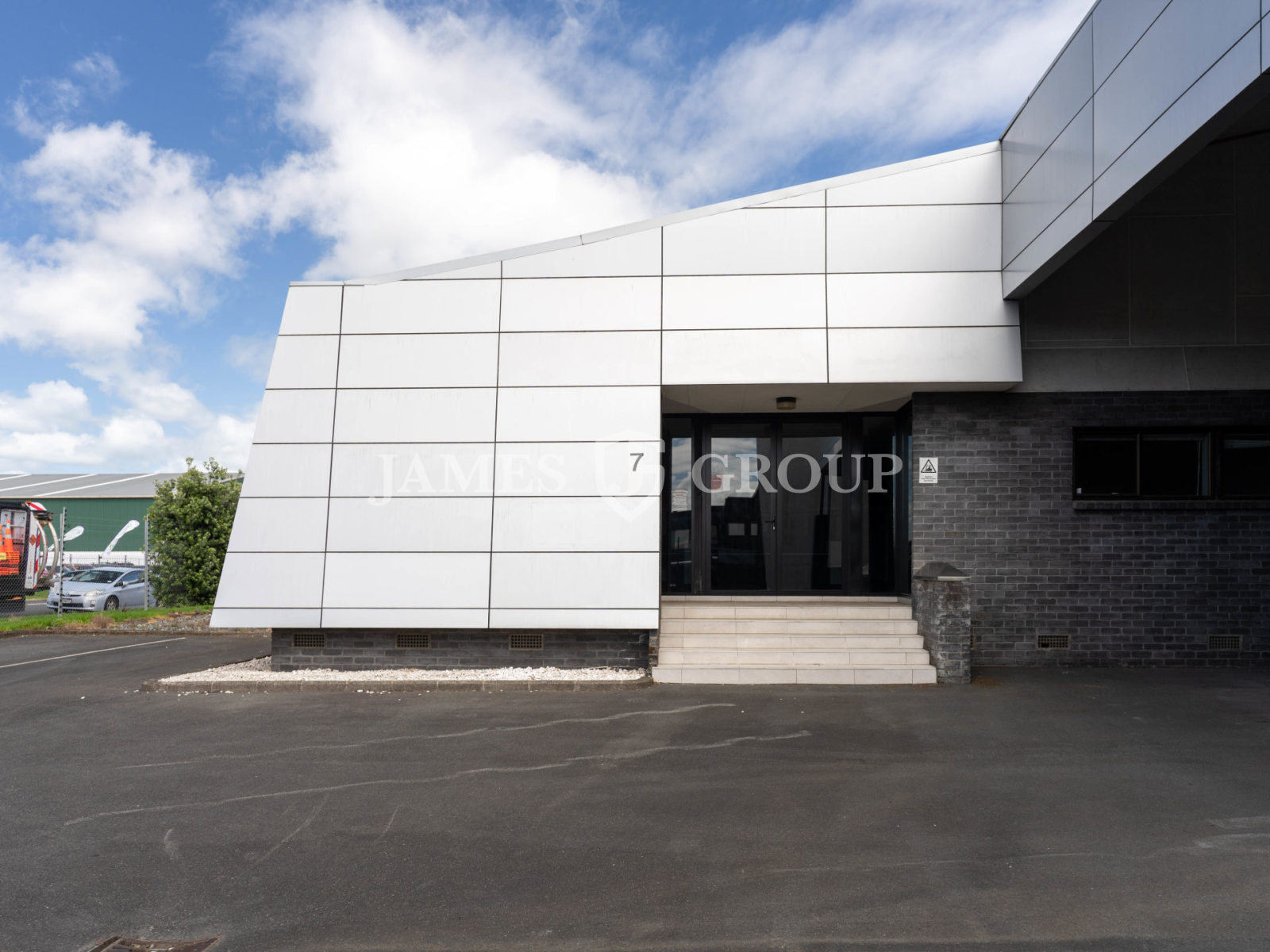 Power-packed Industrial In Prime Position