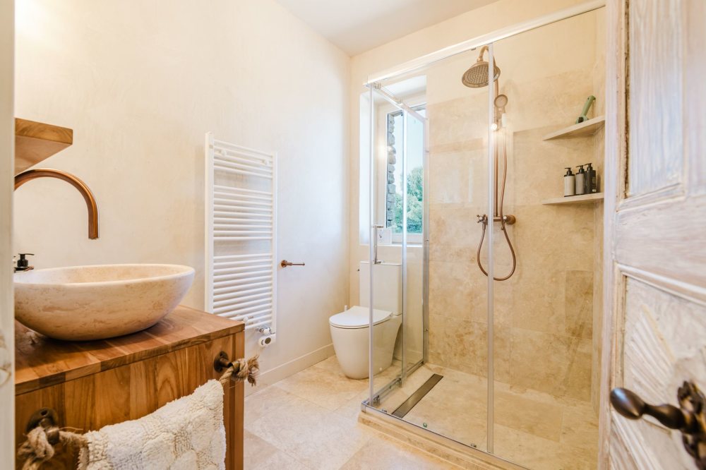 Photographs of Le Hameau de Sénanque villa in Provence - Image 26 of 60