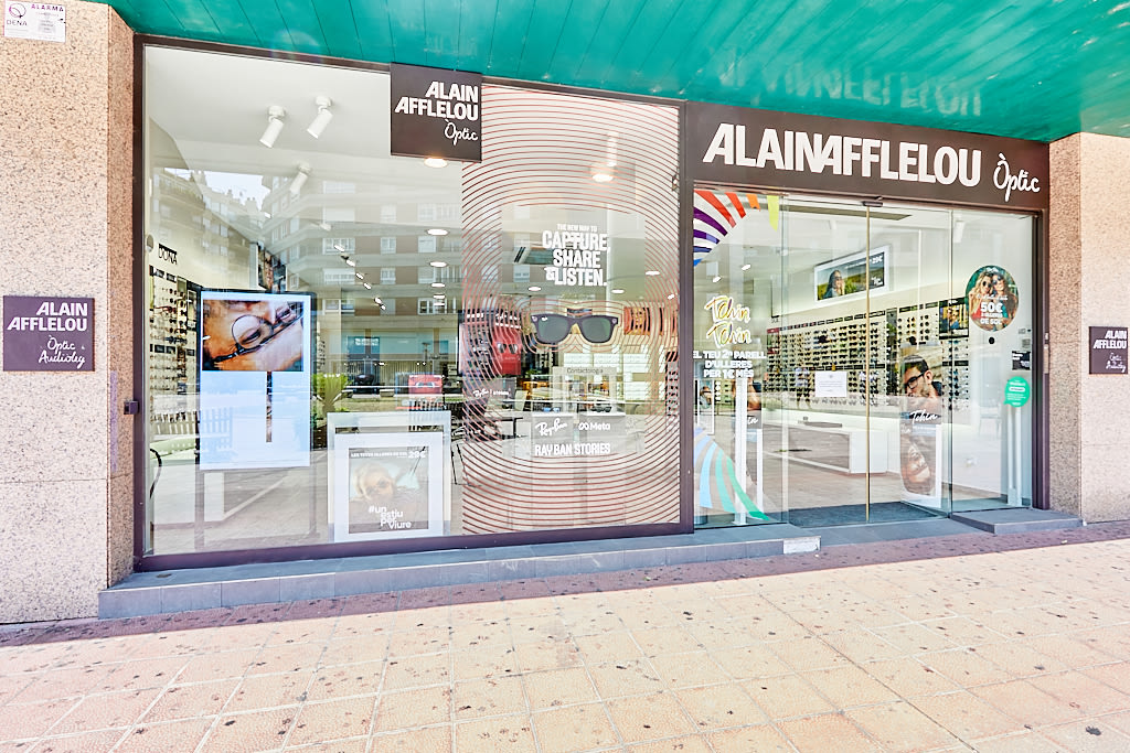 Tienda Óptico Plaça Miquel Santaló i Parvorell, 2 17002 GIRONA exterior