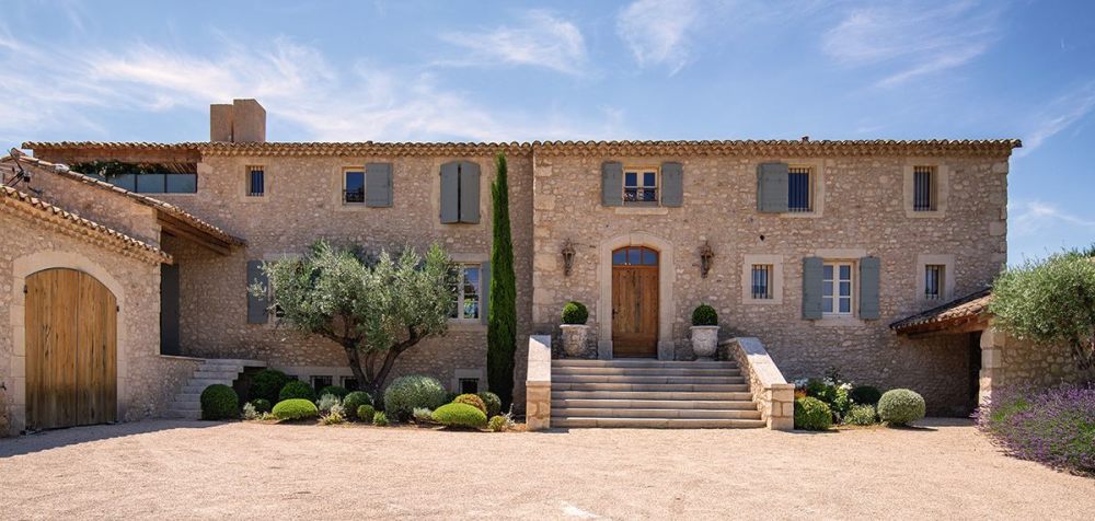 Photographs of Mas de Isa villa in Provence - Image 4 of 41