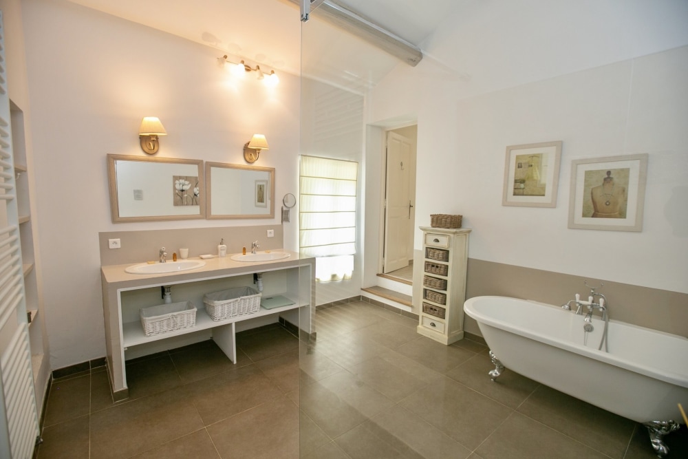 Photographs of Mas des Marguerites villa in Provence - Image 30 of 43