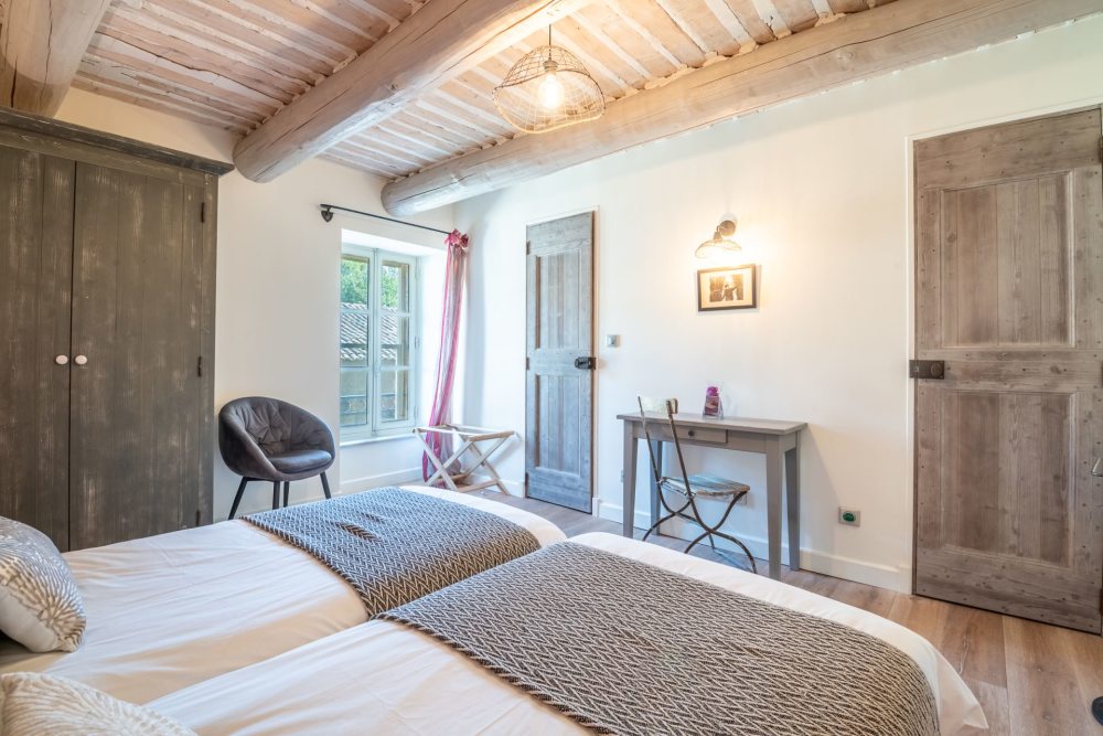 Photographs of Mas du Menuisier villa in Provence - Image 30 of 45