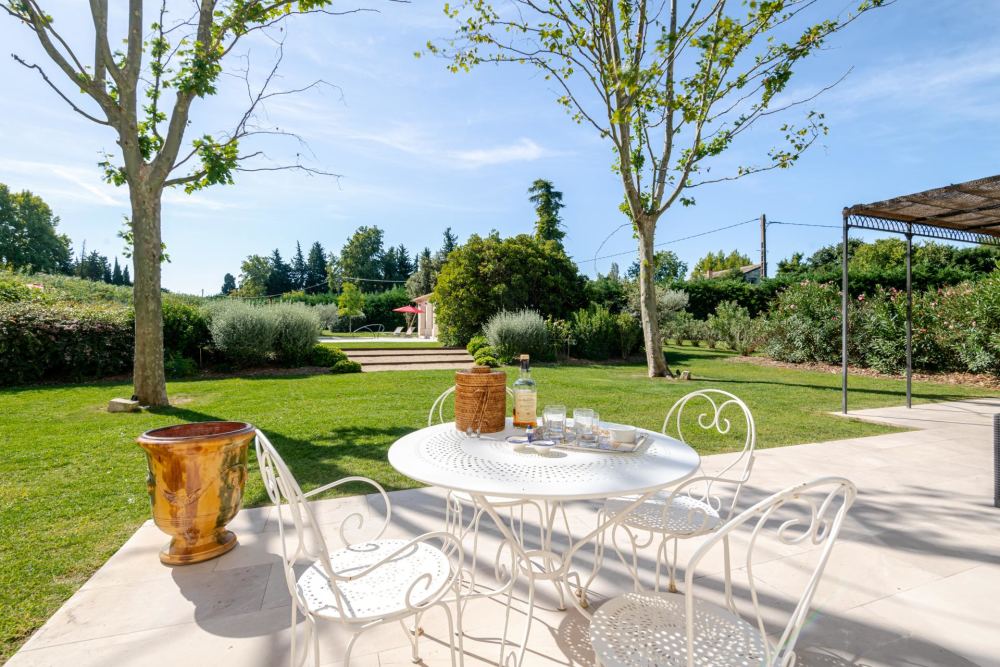 Photographs of Mas du Lauzange villa in Provence - Image 12 of 43