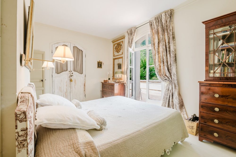 Photographs of Bastide Des Jardins villa in Provence - Image 22 of 52