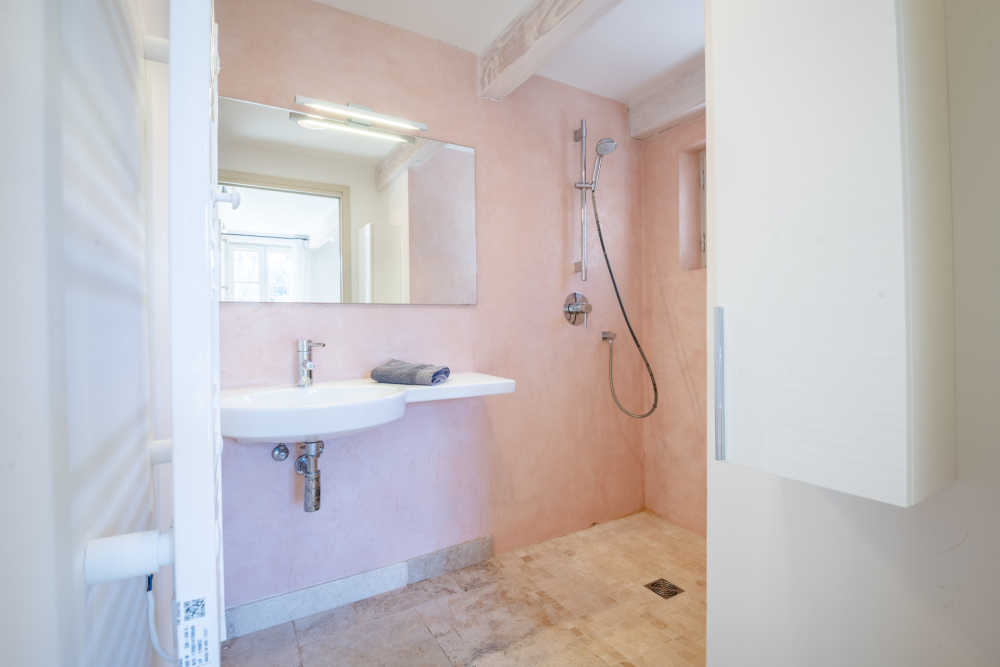 Photographs of Mas des Rabassiers villa in Provence - Image 28 of 32