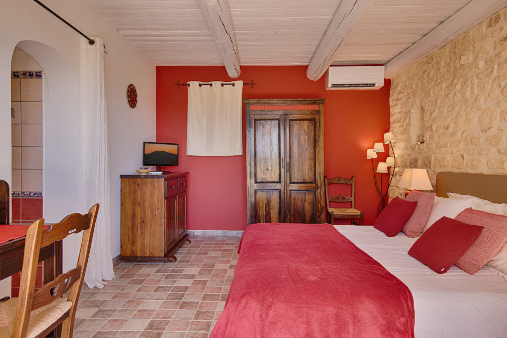 Photographs of Le Mas de la Route Neuve villa in Provence - Image 31 of 45