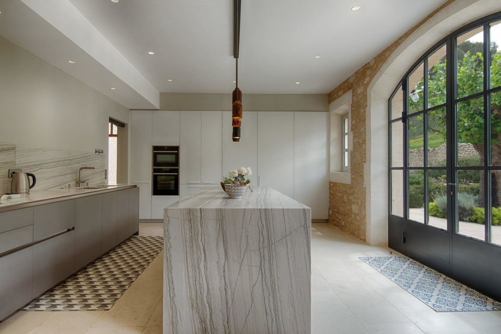 Photographs of Mas Daudet villa in Provence - Image 5 of 40